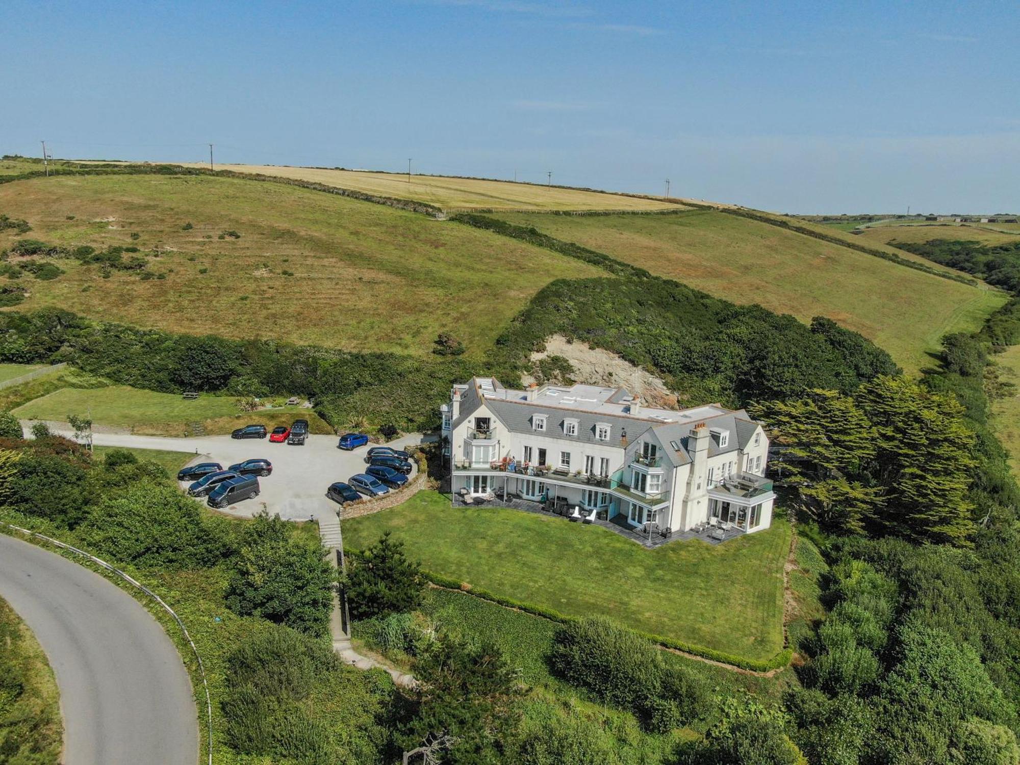 2 The Whitehouse, Watergate Bay * Newquay (Cornwall)